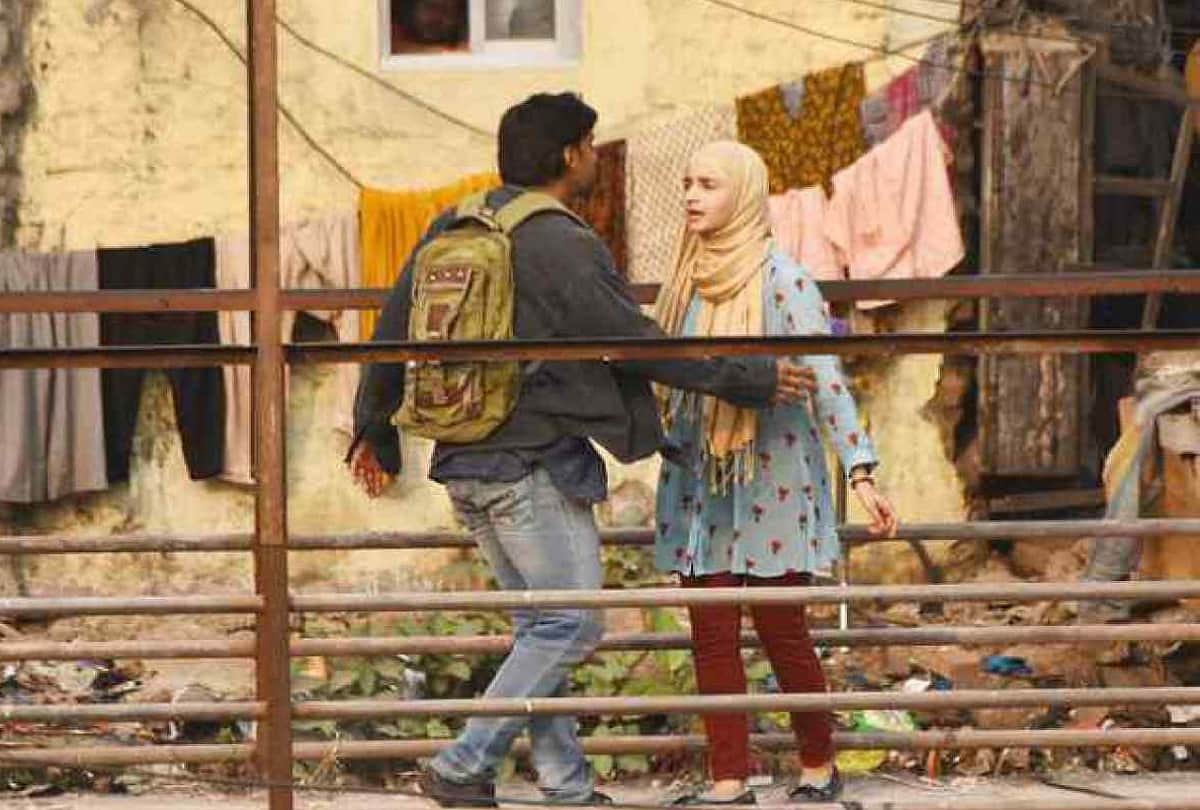 gully boy first official picture ranveer singh and alia bhatt
