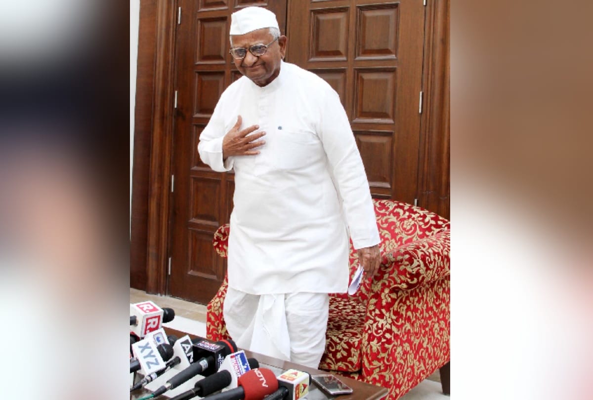 anna hazare will not allow anyone to be a politician through his campaign 