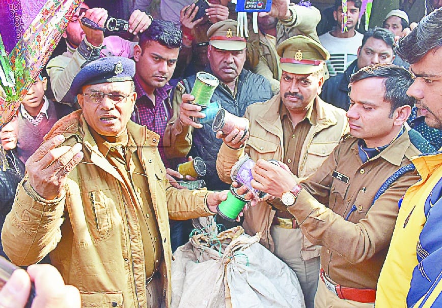 khair nagar me chaapa maari