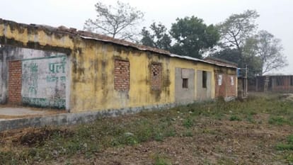 Lalu Prasad Yadav opened Charwaha Vidyalaya in Bihar on which Indians laughed and world appreciated
