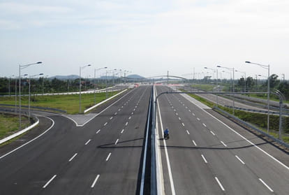 Agra Lucknow Expressway UP govt fixes toll rates