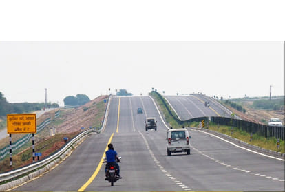Agra Lucknow Expressway UP govt fixes toll rates