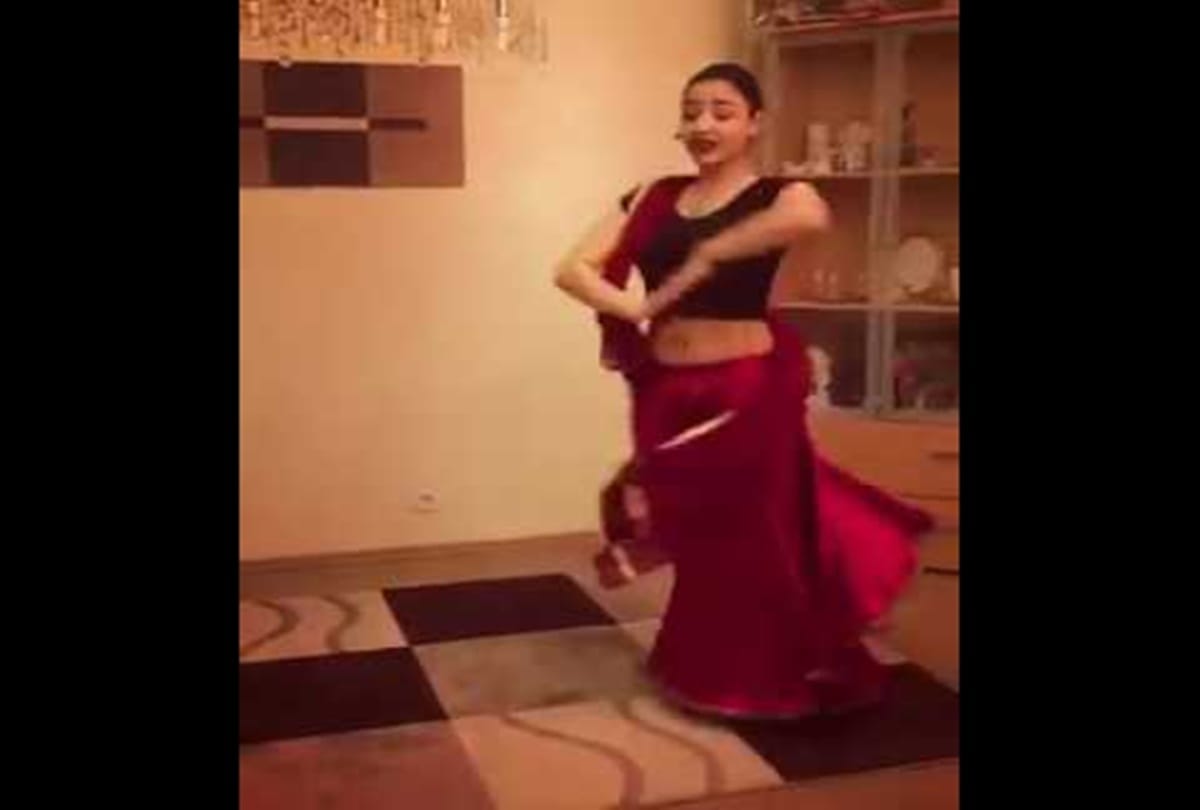 video being viral of german girl dance on bollywood song in punjabi style