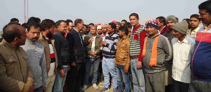 ट्रक मालिकों ने उपखनिज निकासी ठप की
