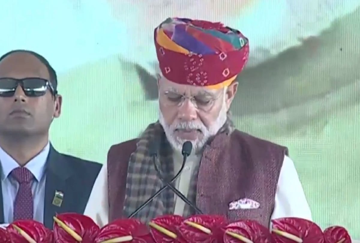 pm in rajasthan- modi slams congress over pachpadra refinery and many things 