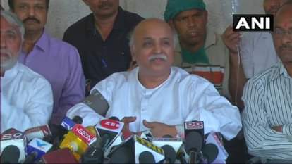 Vhp president Praveen togadia got emonational, said conspiracies being hatched for my encounter