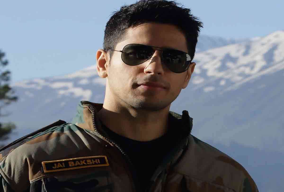sidharth malhotra beaten by his mother by slippers