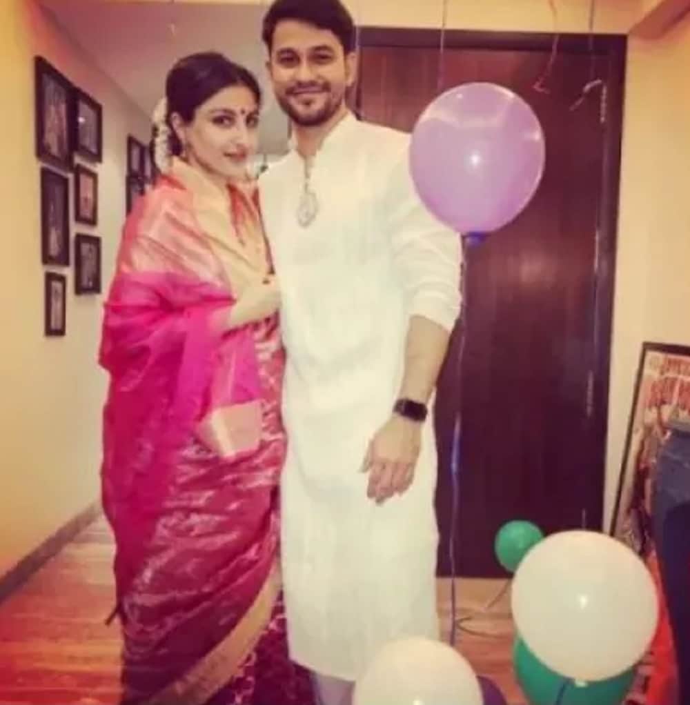 Soha ali khan daughter inaaya sleeping picture will surely take your heart
