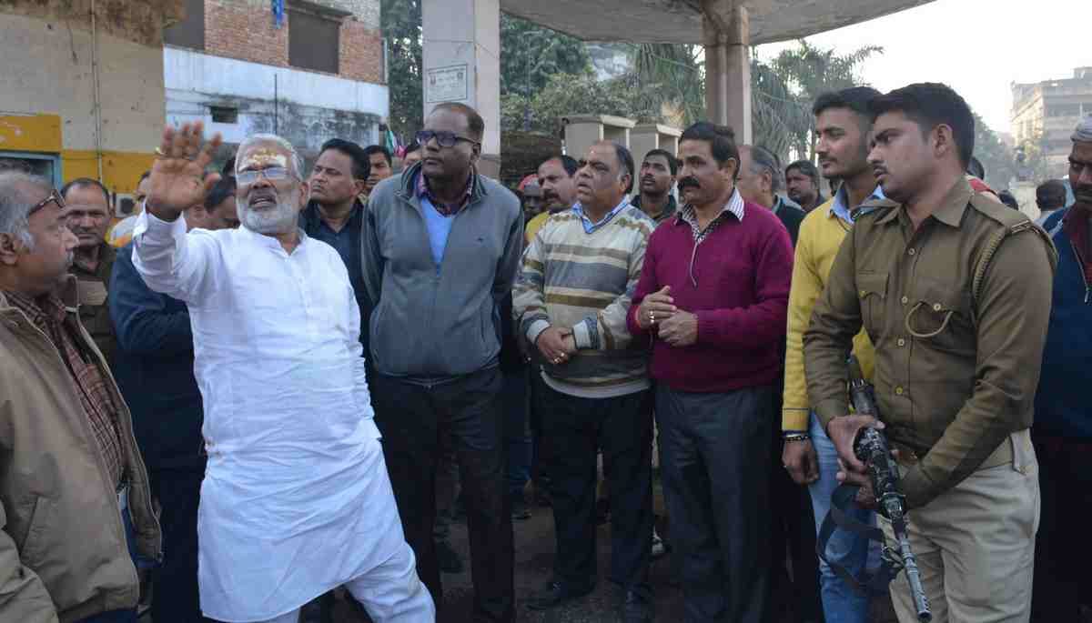 state minister Swatantra Dev Singh reach cantt roadways depot