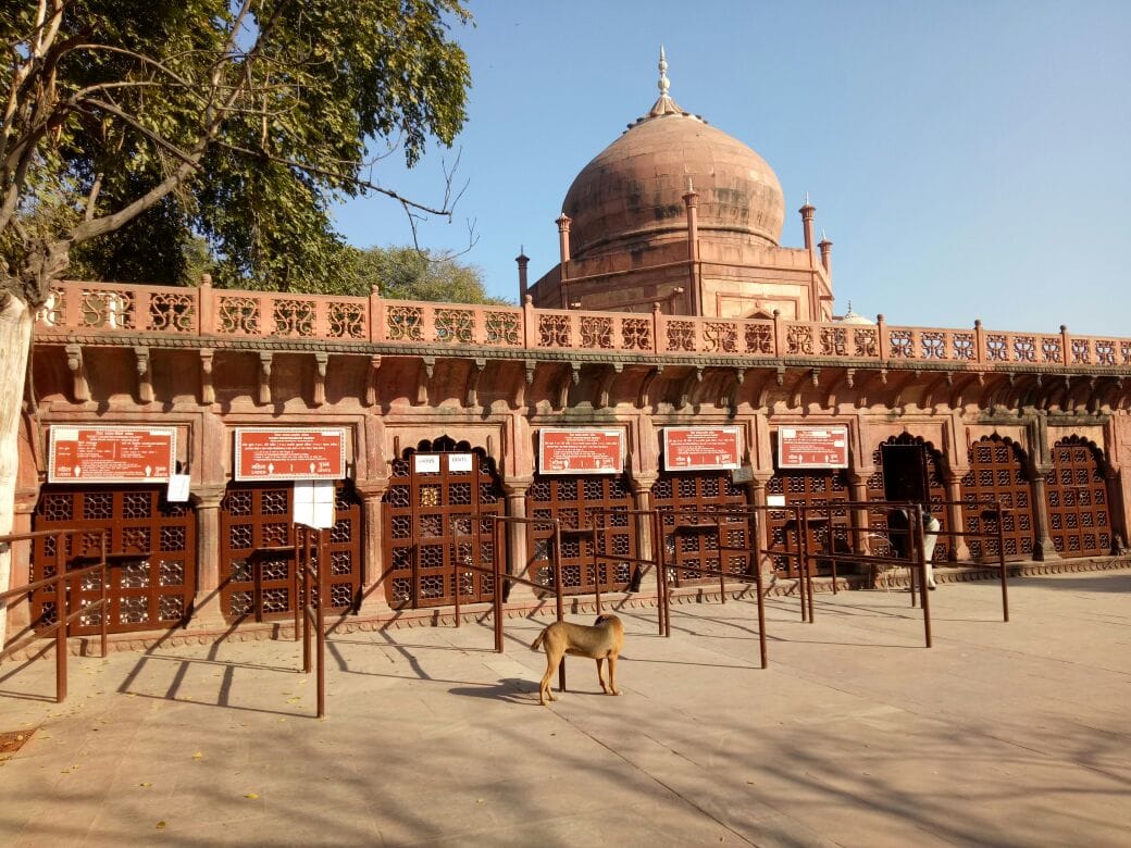 Heavy crowd after Israel PM visit of Taj mahal