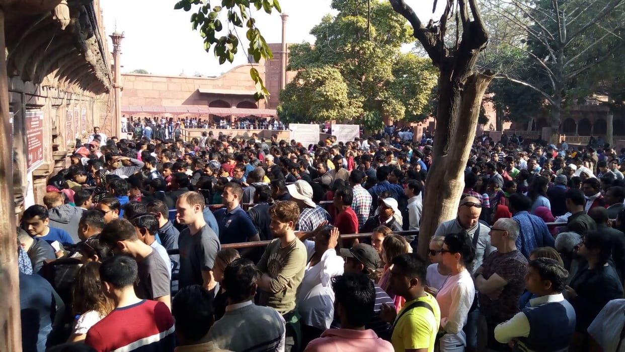 today will be huge crowd in Agra