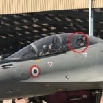 सुखोई से थम्स अप करतीं रक्षा मंत्री