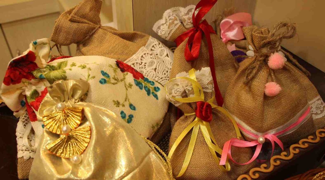 Gift packing business in varanasi