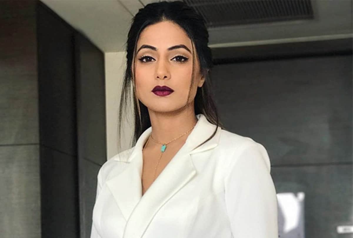 Hina Khan Glamourous Photoshoot in Swimsuit During Maldives Vacation Goes Viral