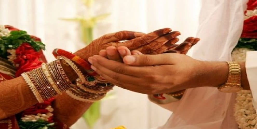 Religion change before court marriage, girl family beating boyfriend