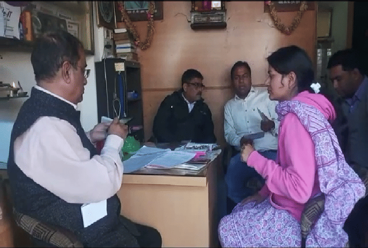 rajasthan ajmer fake ayurveda doctor arrested in a raid conducted by health department 