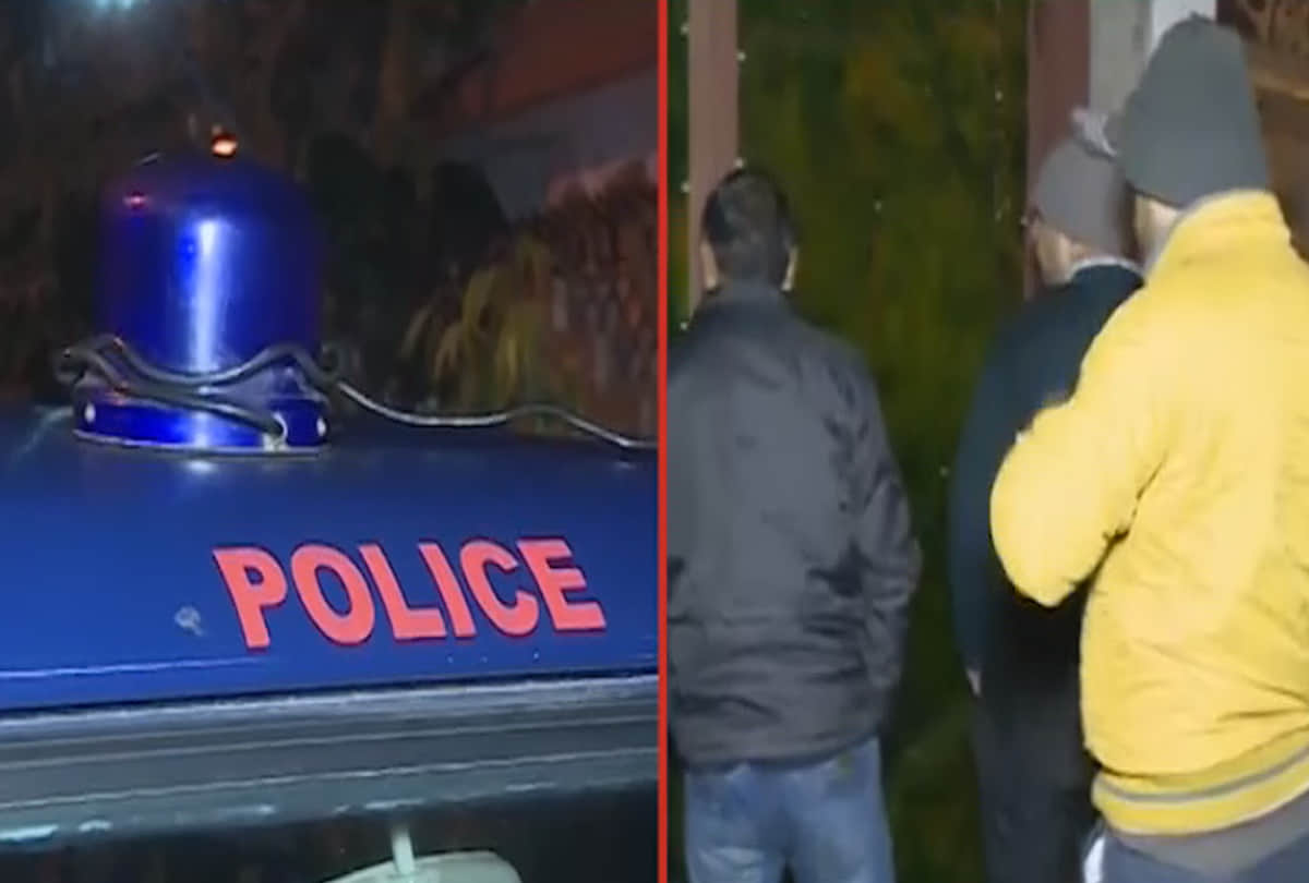 Demonetized currency worth crores seized from a residential premises in Kanpur