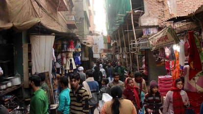 New market establish below land in varanasi