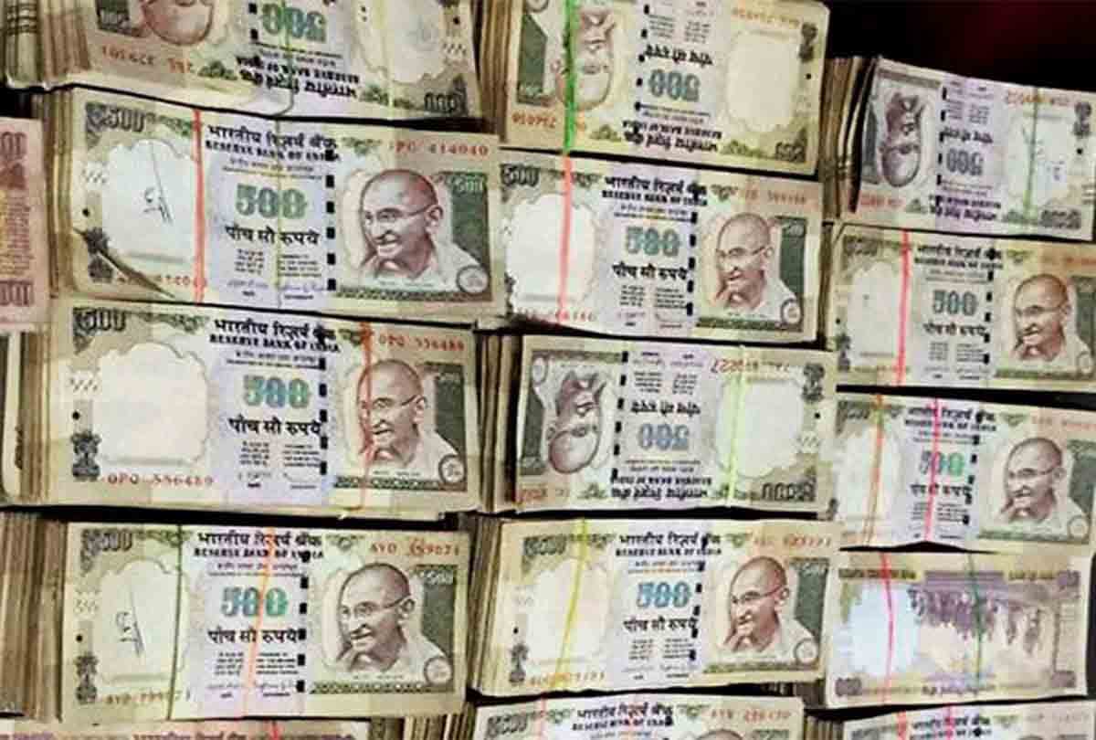 Old currency notes worth Rs 80 crore seized from Kanpur