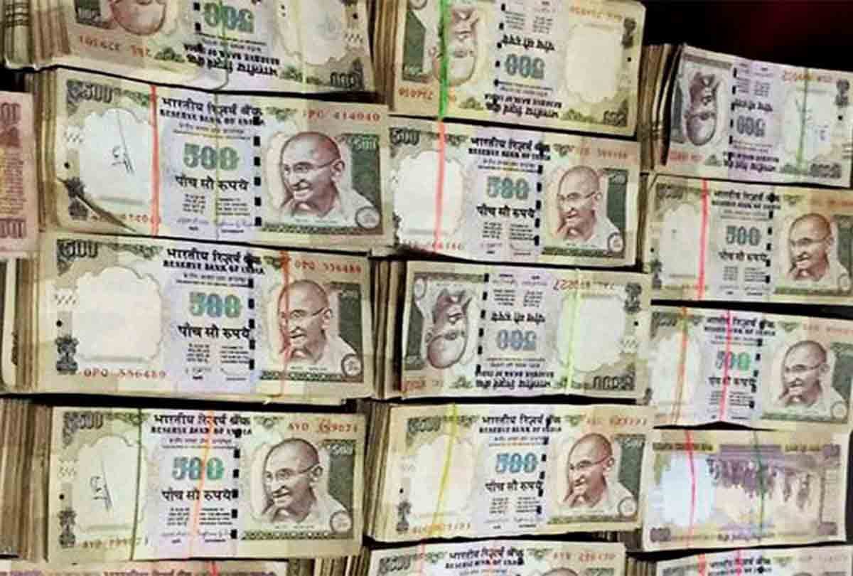 Old currency notes worth Rs 80 crore seized from Kanpur
