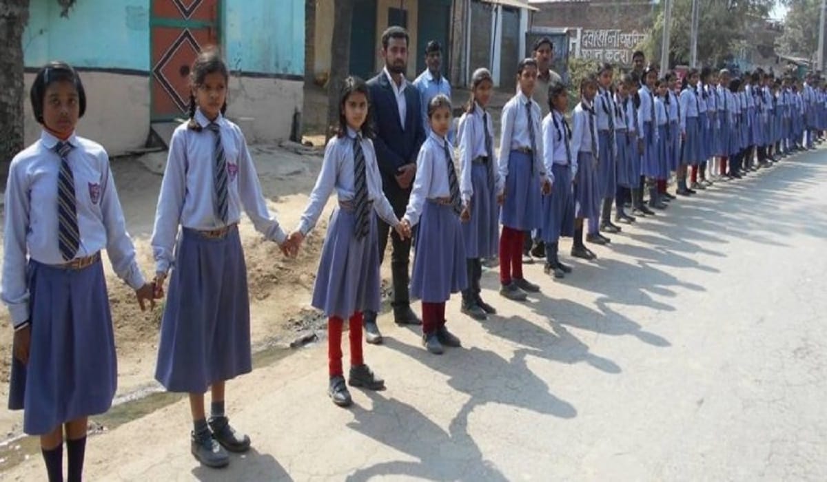 Pratapgarh: Today will be the human chain for 100% voting