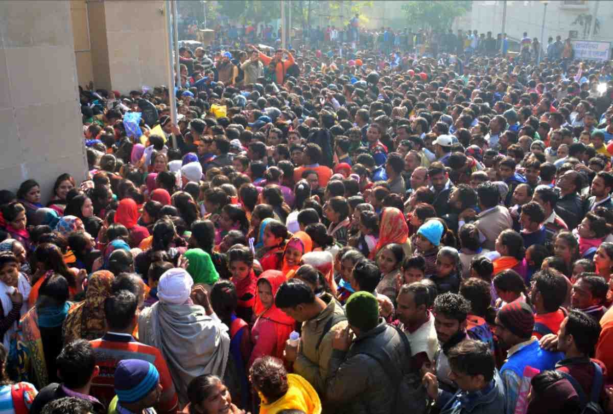 unemployment in india, btech degree holders applied for peon posts in karnal