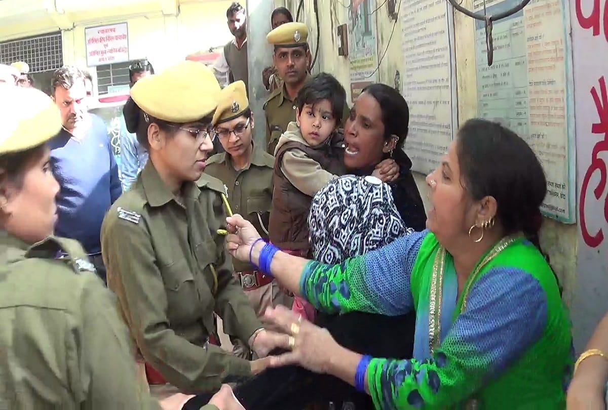 Clashes with police in court complex rajasthan