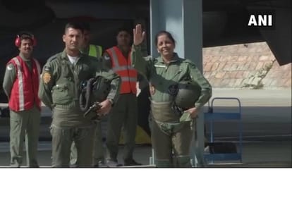Defence Minister Nirmala Sitharaman Flyies G-Suit Sukhoi 30 in jodhpur 
