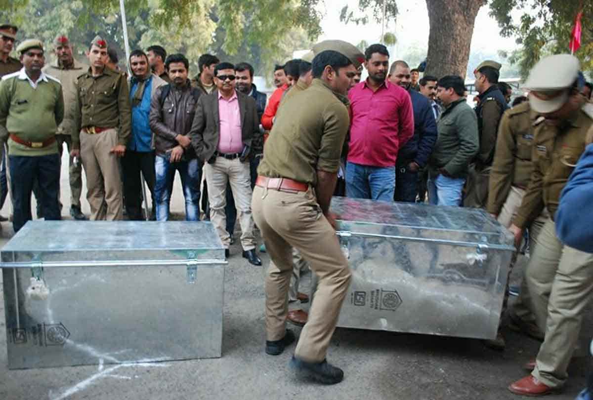 Old currency worth Rs 96 crore seized in Kanpur