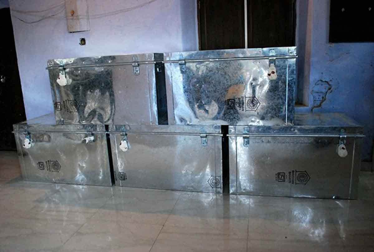 Old currency worth Rs 96 crore seized in Kanpur