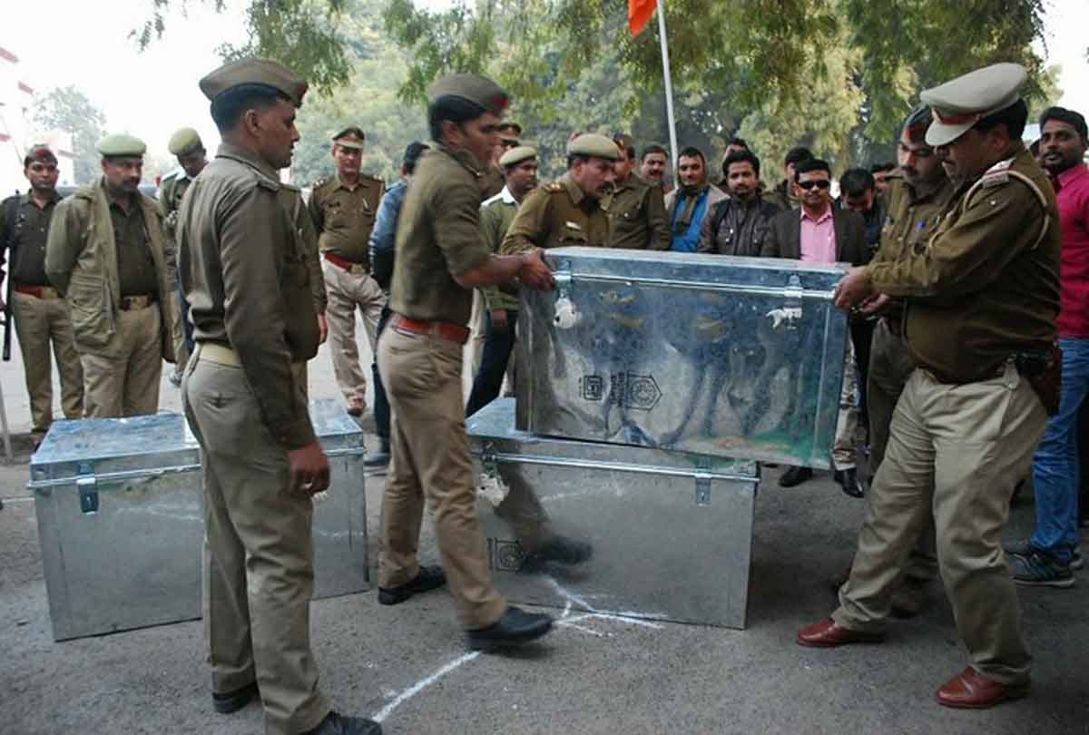 Old currency worth Rs 96 crore seized in Kanpur