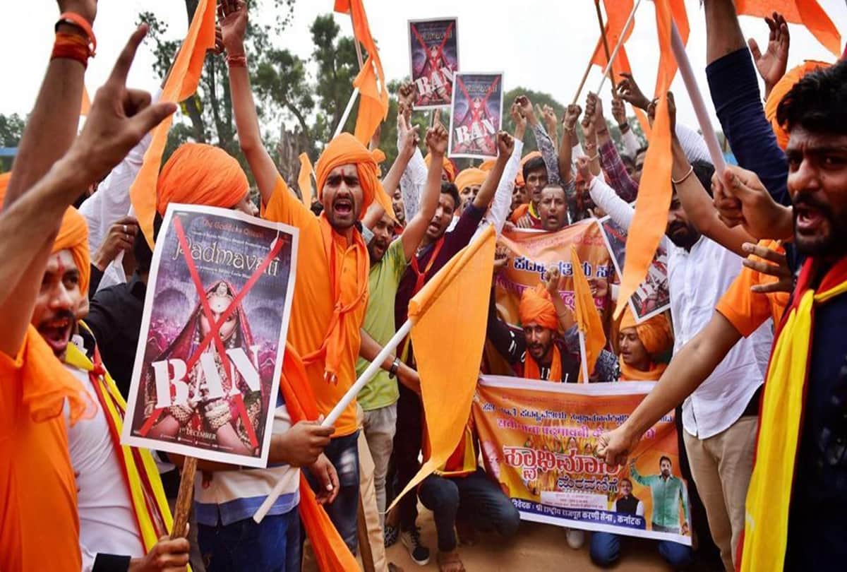 karni sena threat to Padmavat if film will release then they will perform jauhar  