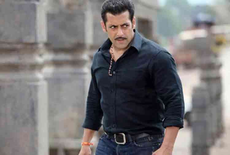 salman khan doing romance with a mom of three children in dabangg 3