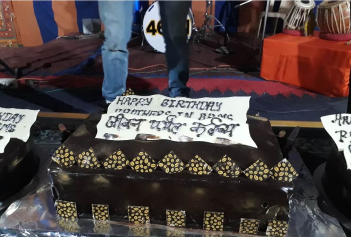 aiyaari star sidharth malhotara celebrates birthday with jawans