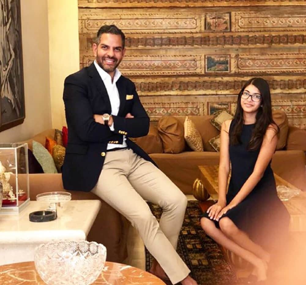 Sunjay Kapur Wife Priya sachdev Shares a cute picture of Karisma kapoor kids Samaira and Kiaan