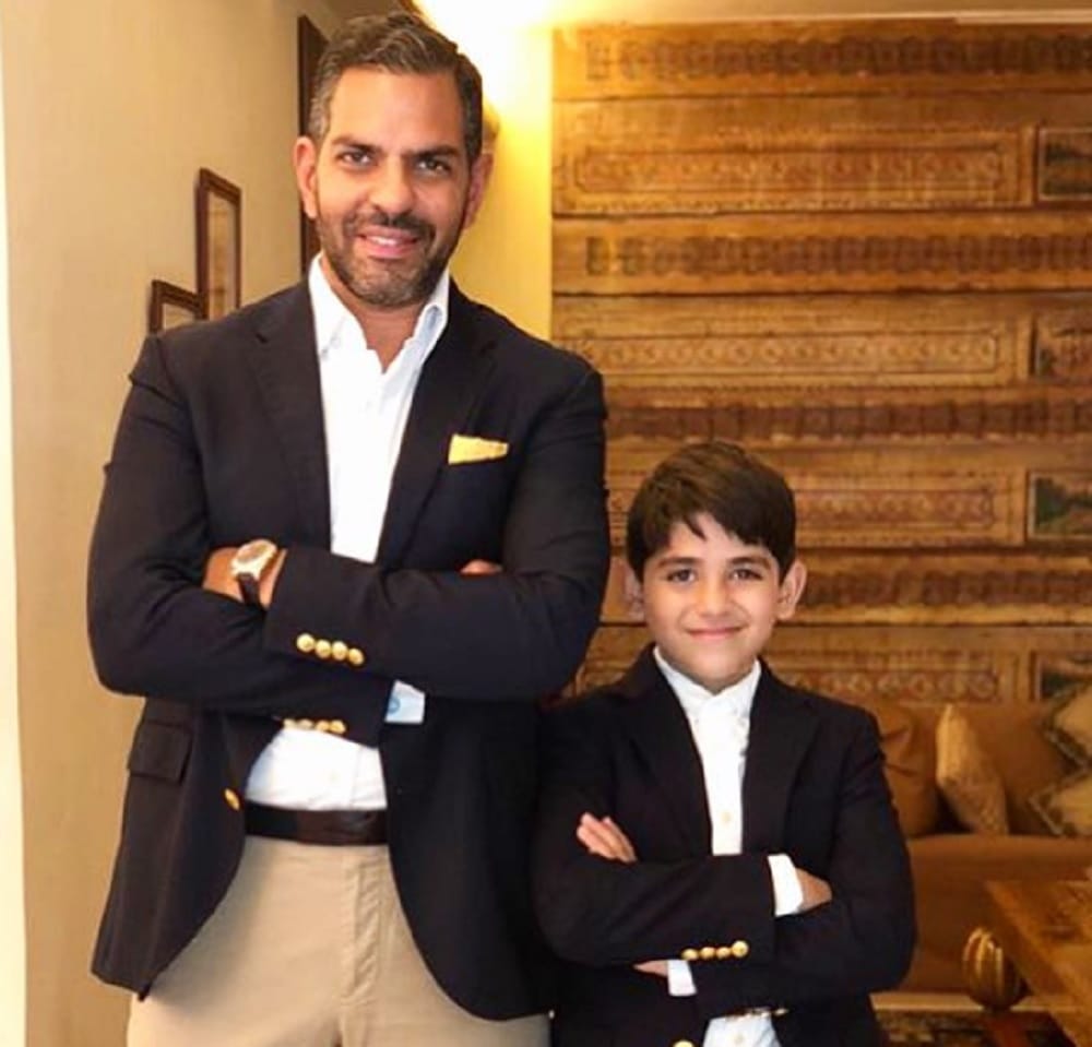 Sunjay Kapur Wife Priya sachdev Shares a cute picture of Karisma kapoor kids Samaira and Kiaan