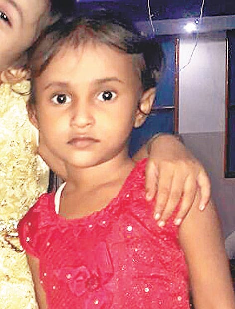 Natin was crushed by the bus in front of grandmother