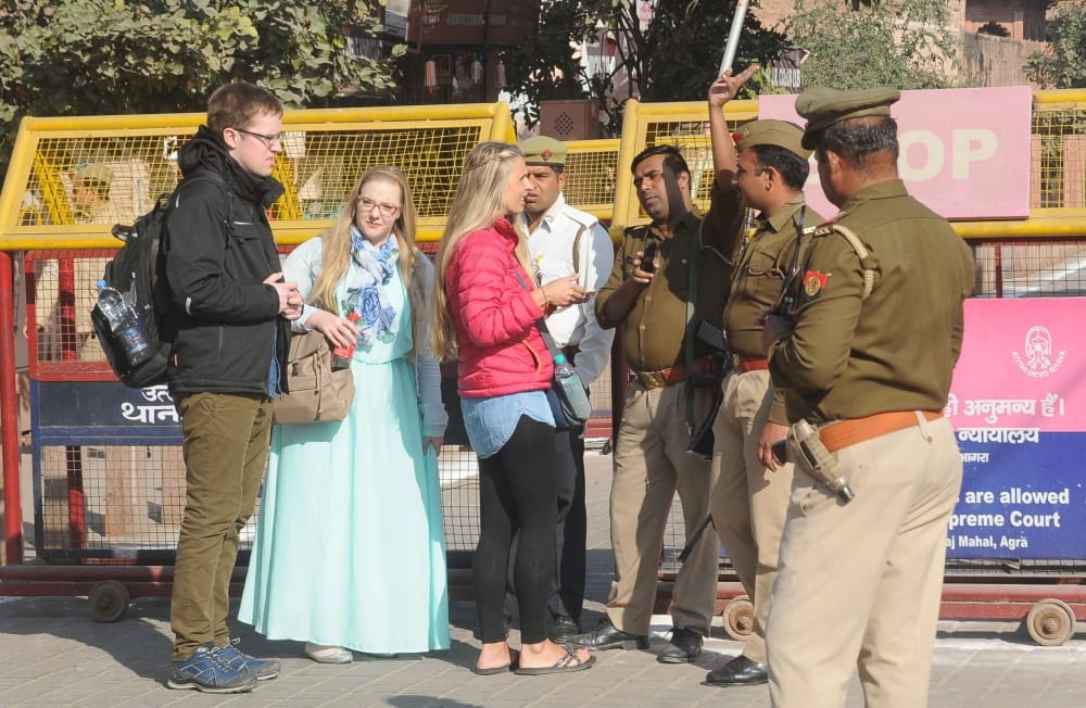 people hostile near taj mahal during Israel PM visit
