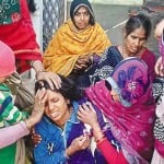  रोते बिलखते के परिजन,