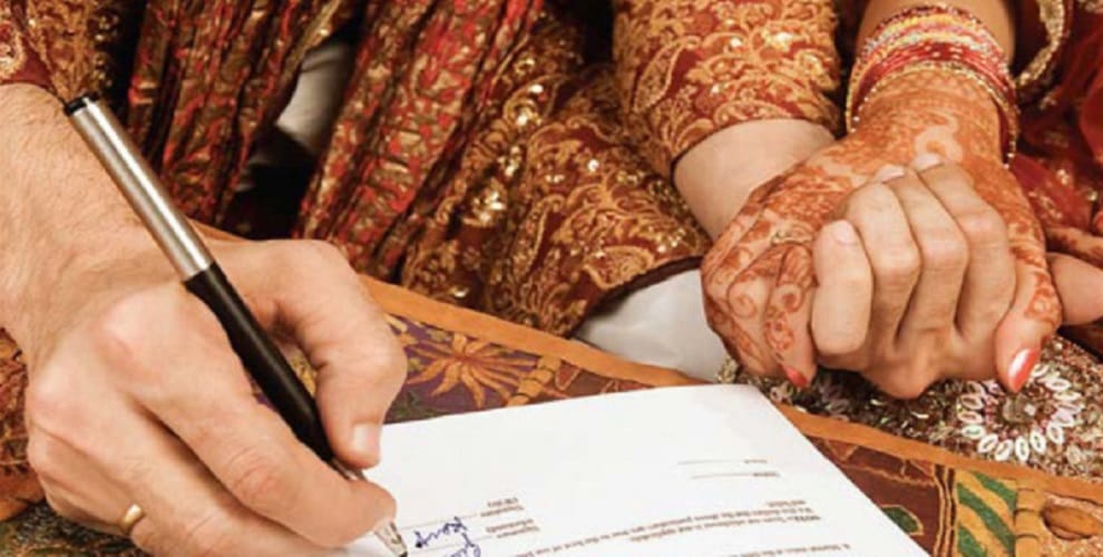 lover arrive at the police station after getting married, said, the threat to both of us lives