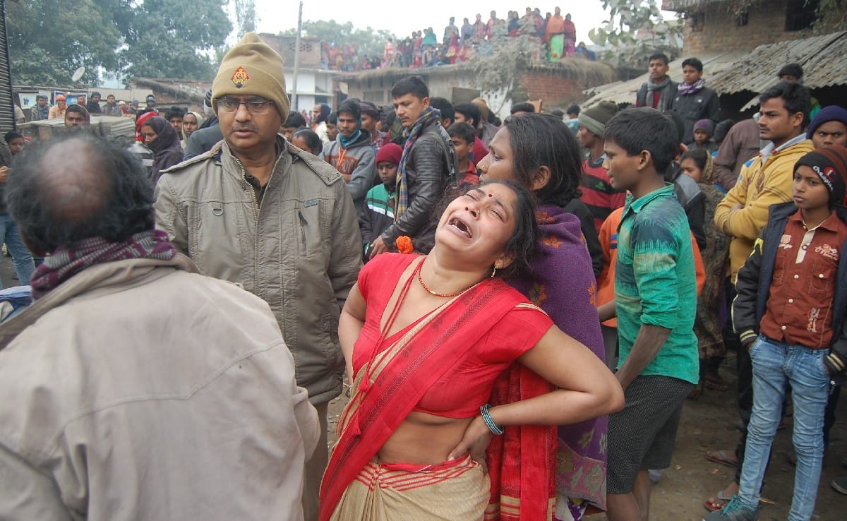 पिपरा चंद्रभान में सात अवैध निर्माण ढहाए