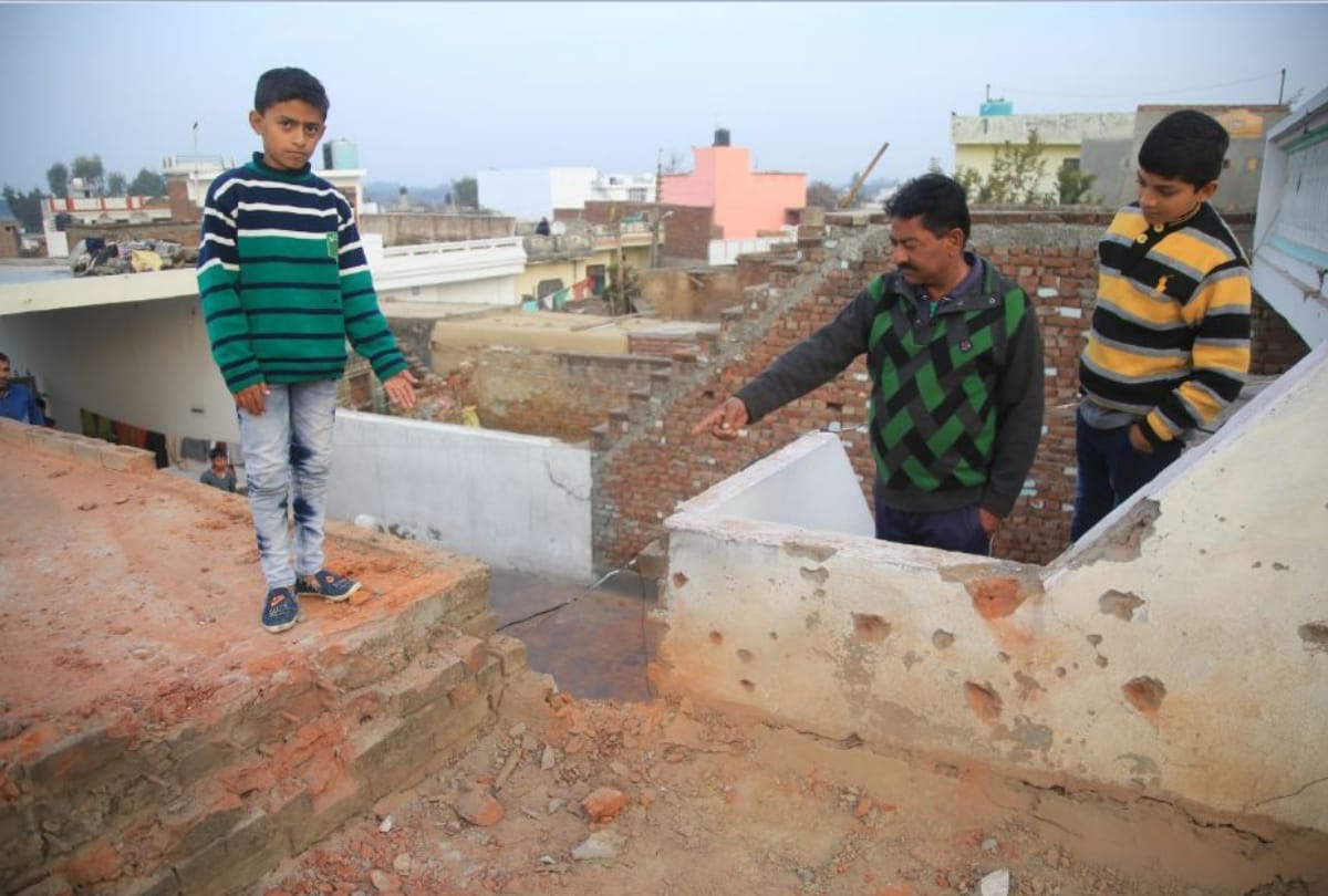 photo gallery of ceasefire violation in rs pura of jammu and kashmir