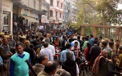 action taken against illegal construction in varanasi busy market