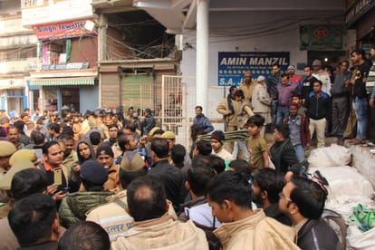 action taken against illegal construction in varanasi busy market