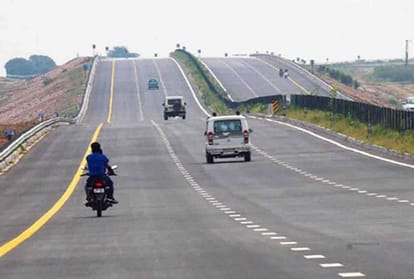 agra lucknow expressway work in progress