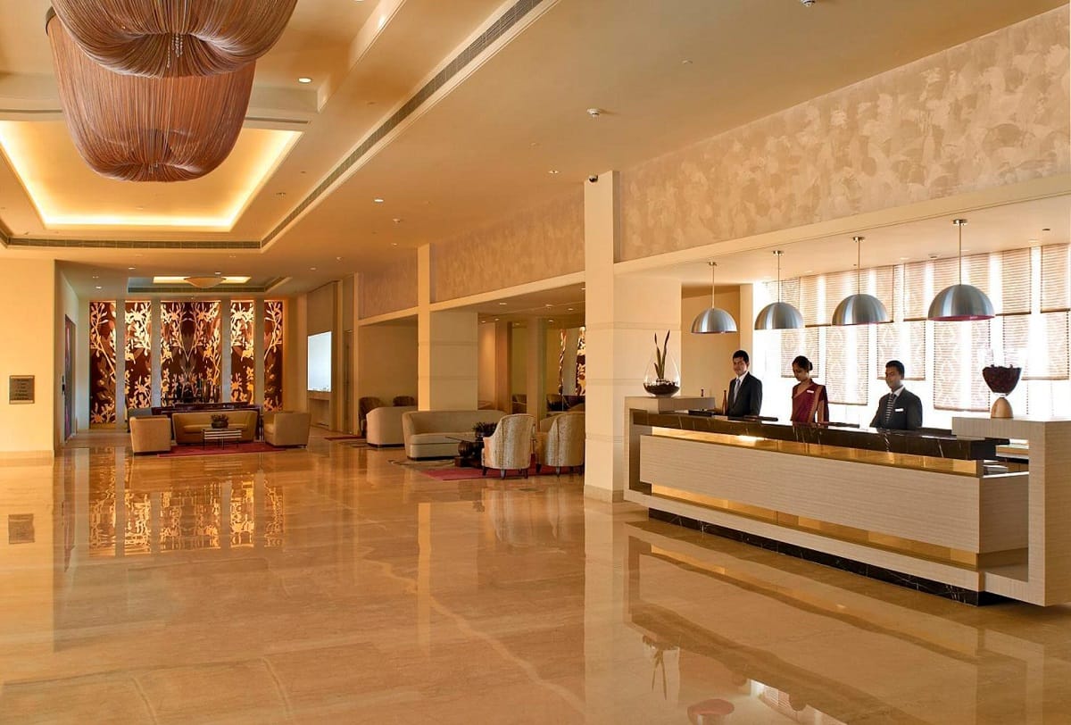 Know Hotel Booking Things to Check While Travelling in Hindi