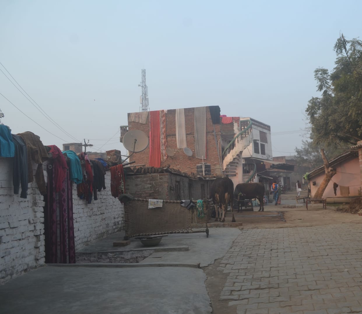 Two km scored a building tied people occupied
