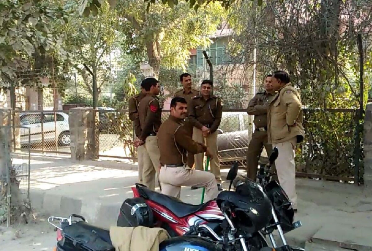two dead in auto and their scooty collided with tempo