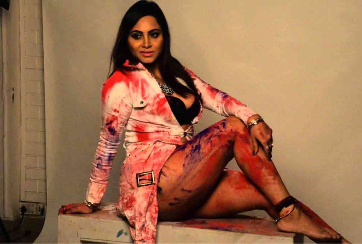 arshi khan learn swimming and gym for new action reality show