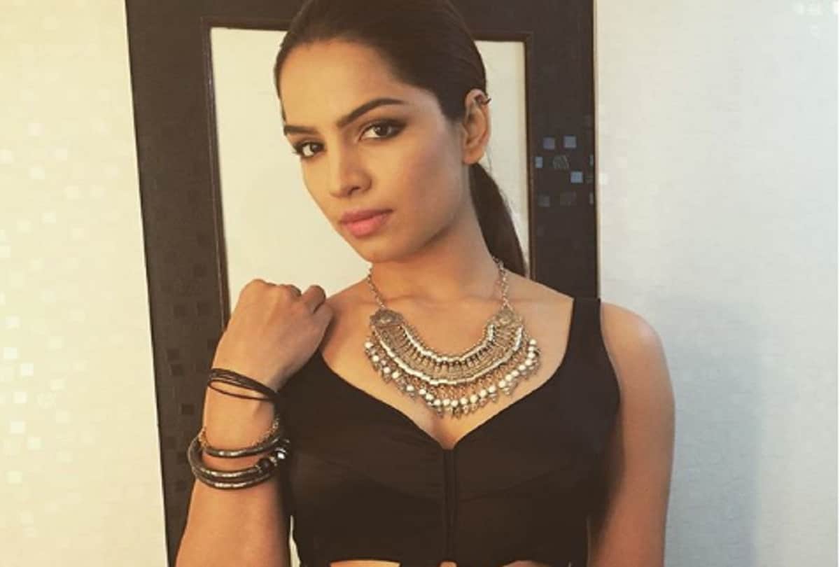 Kumkum Bhagya Actress Shikha Singh Announces Her Pregnancy Flaunts Baby Bump on Social Media